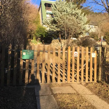 Feriehus Rustic & Garden Retreat On Buda Hilltop