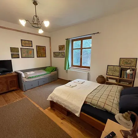 Rustic & Garden Retreat On Buda Hilltop * Budapest