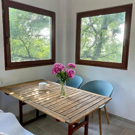 Nyaraló Rustic & Garden Retreat On Buda Hilltop